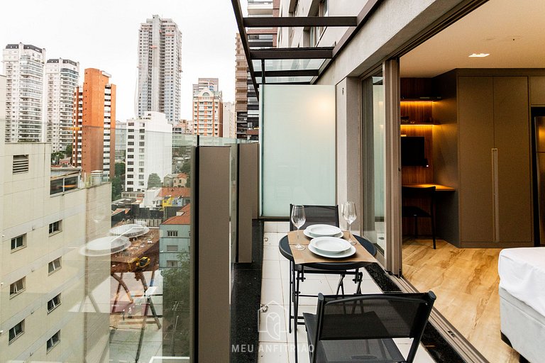 2 people | Heated pool | 500m from the subway