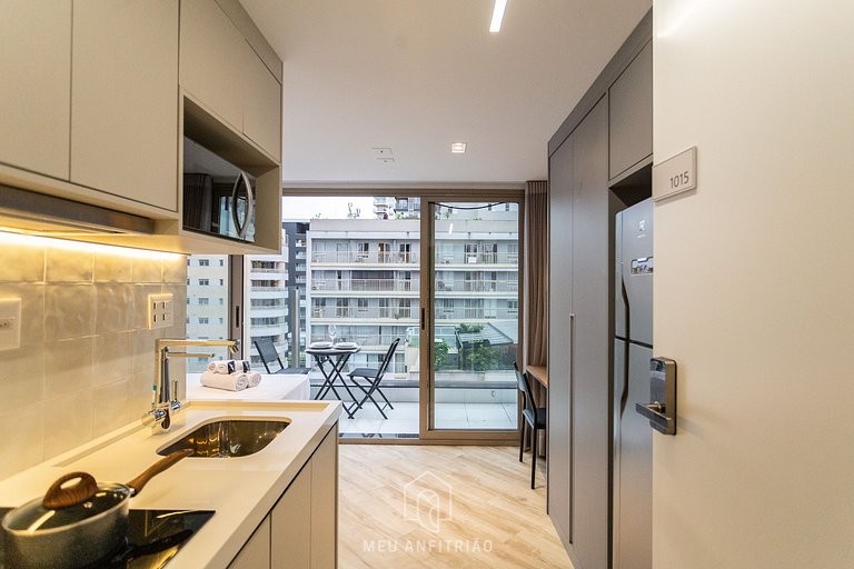 Studio for 2, balcony, near Rebouças Avenue.