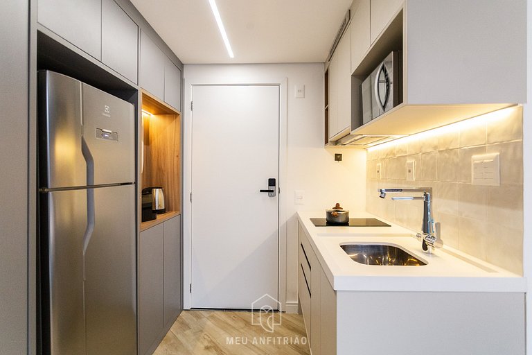 Studio for 2, balcony, near Rebouças Avenue.