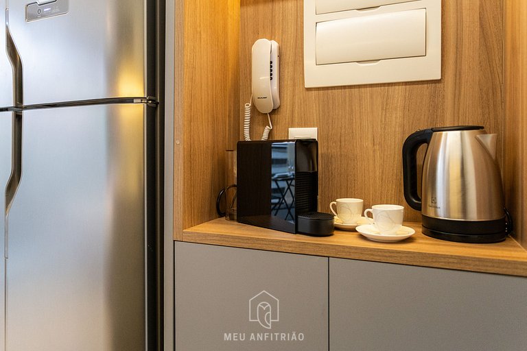 Studio for 2, balcony, near Rebouças Avenue.