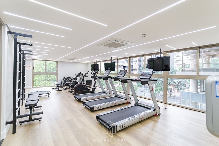 Studio for 2, balcony, near Rebouças Avenue.