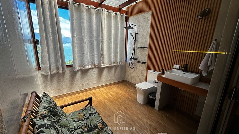 Comfortable Beach House with Heated Pool and Beach Tennis