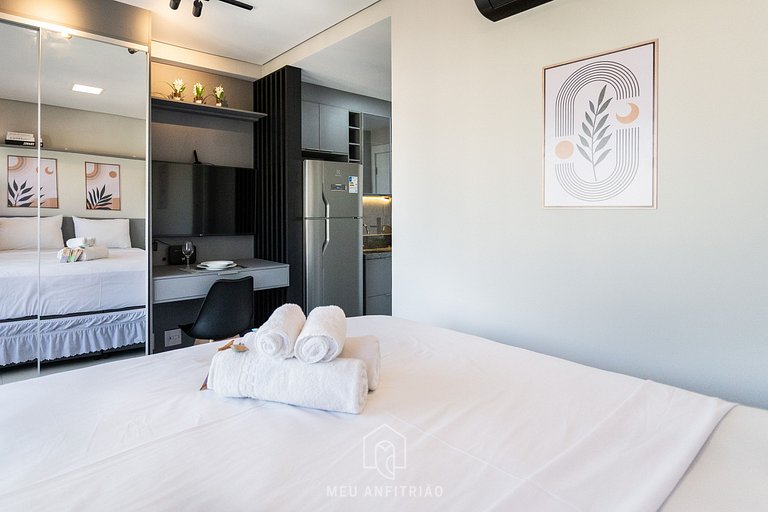 Studio com varanda e lazer, perto da Paulista