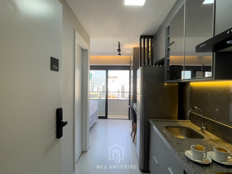 Studio with balcony, leisure near Paulista Avenue.