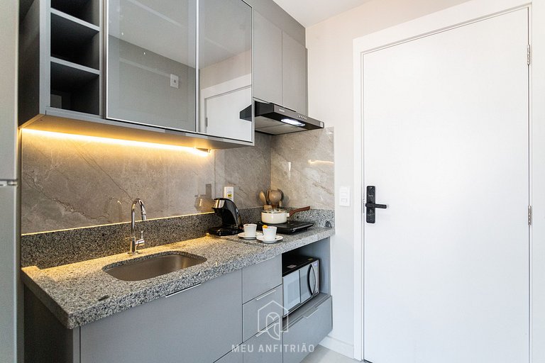 Studio with balcony, leisure near Paulista Avenue.