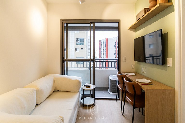 Apt for 4 | Pool | Gym | 1.5 km from Ibira Park