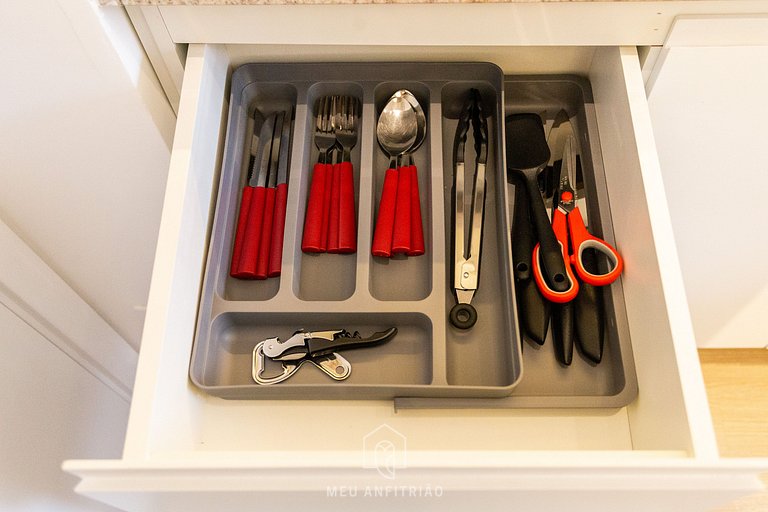 Apto p/4 | Piscina | Academia | 1,5km do Pq. Ibira