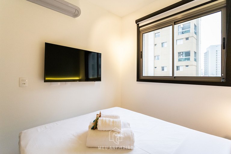 Apt for 4 | Pool | Gym | 1.5 km from Ibira Park