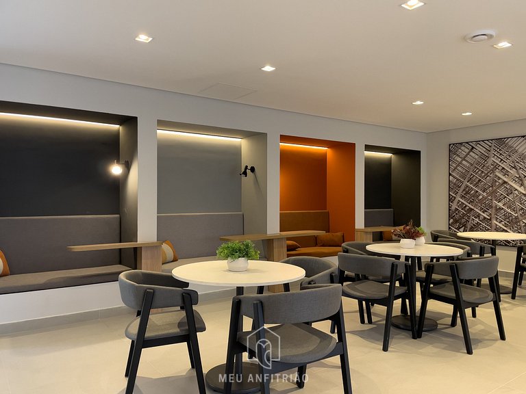 Apt for 4 | Pool | Gym | 1.5 km from Ibira Park