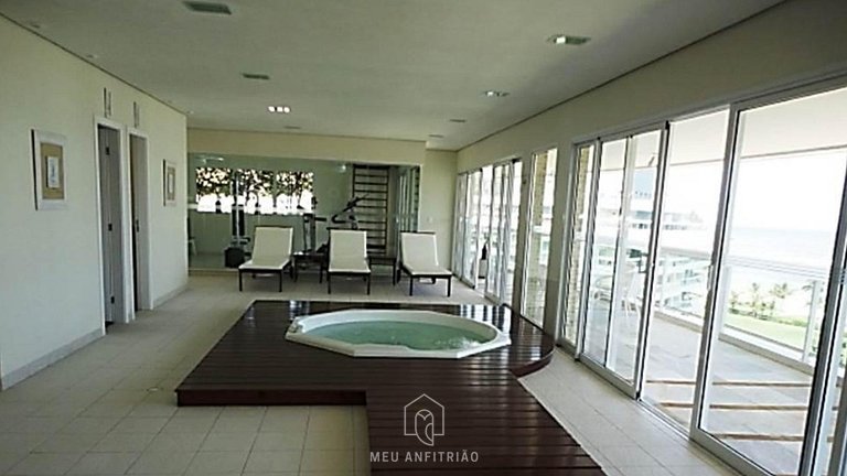 Apto p/8, garagem, piscina e lazer perto da praia