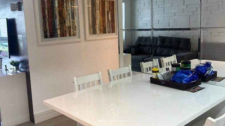 Apt for 8, garage, pool & leisure near the beach