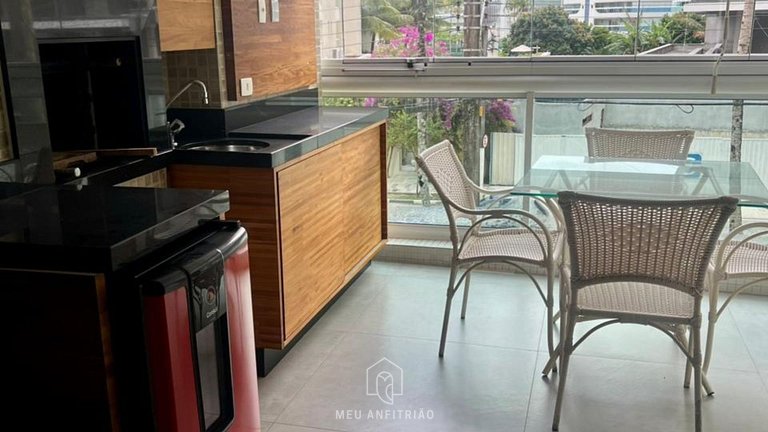 Apto p/8, garagem, piscina e lazer perto da praia