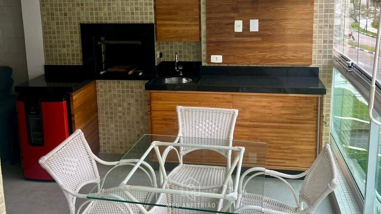 Apt for 8, garage, pool & leisure near the beach