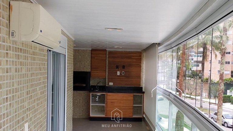 Apt for 8, garage, pool & leisure near the beach