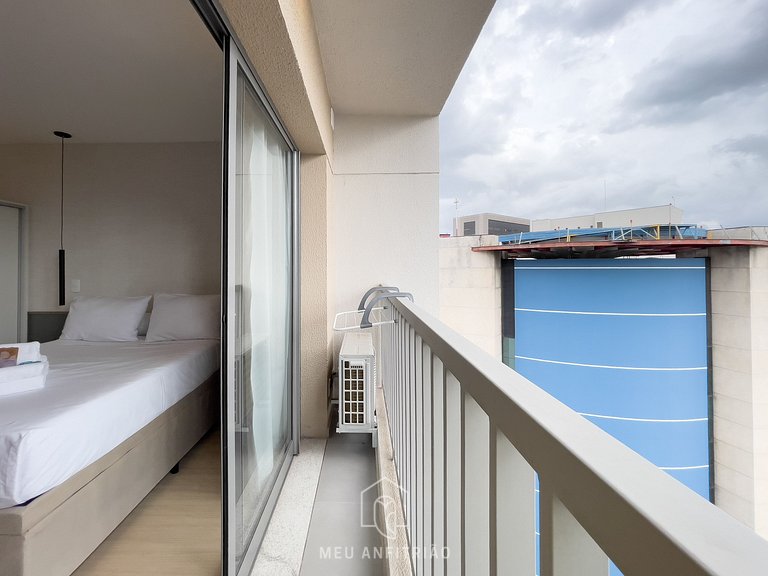 Studio for 3, balcony, near Faria Lima Avenue.