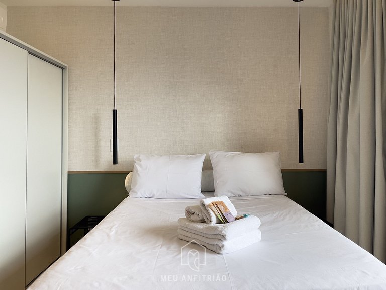 Studio for 3, balcony, near Faria Lima Avenue.