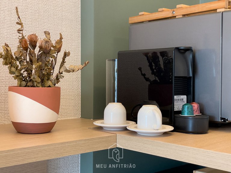 Studio for 3, balcony, near Faria Lima Avenue.