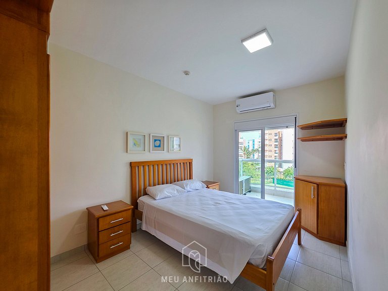 Flat p/ 6, varanda e lazer a 500m da praia