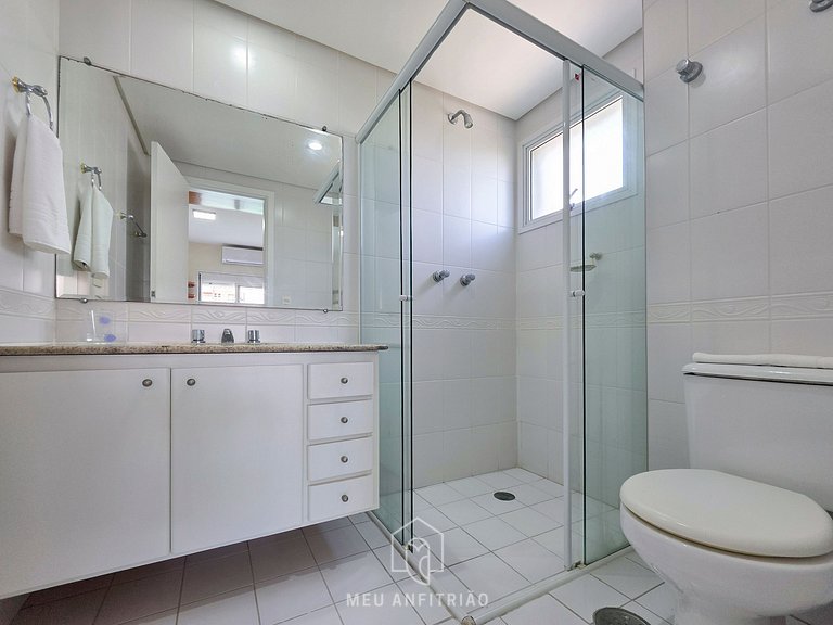 Apt for 6, balcony & leisure, 500m from the beach