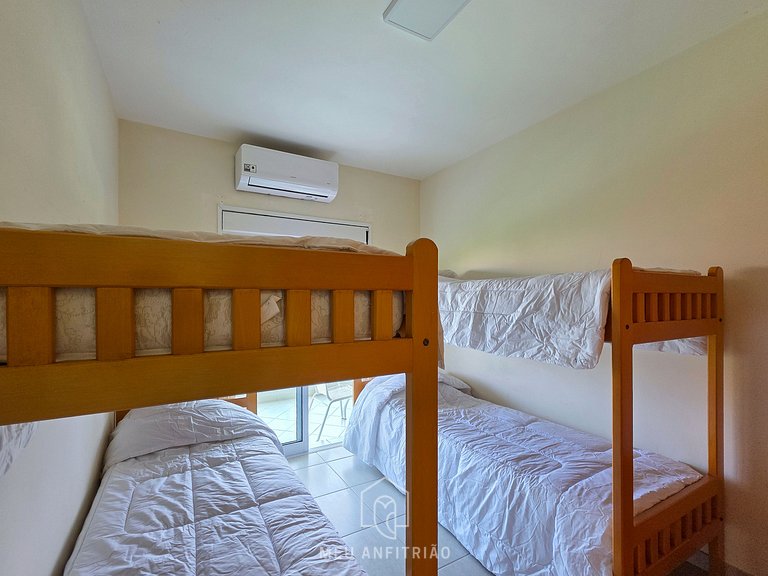 Apt for 6, balcony & leisure, 500m from the beach