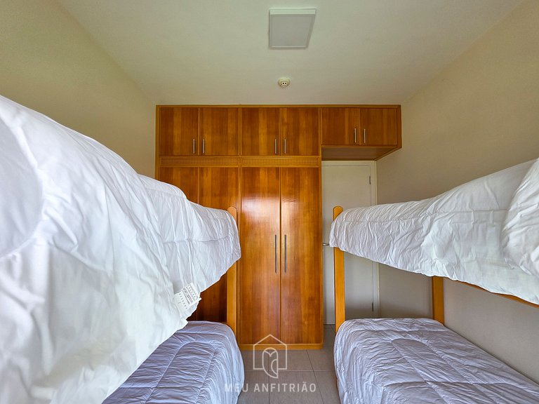 Apt for 6, balcony & leisure, 500m from the beach