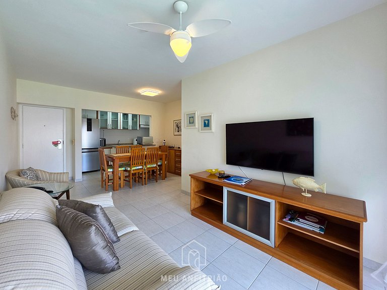 Flat p/ 6, varanda e lazer a 500m da praia