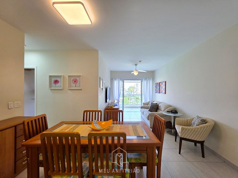 Flat p/ 6, varanda e lazer a 500m da praia