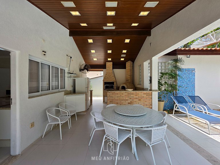 Casa p/ 14, piscina e churrasqueira 10min da praia