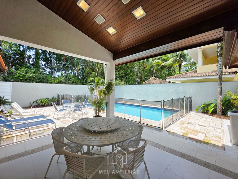 Casa p/ 14, piscina e churrasqueira 10min da praia