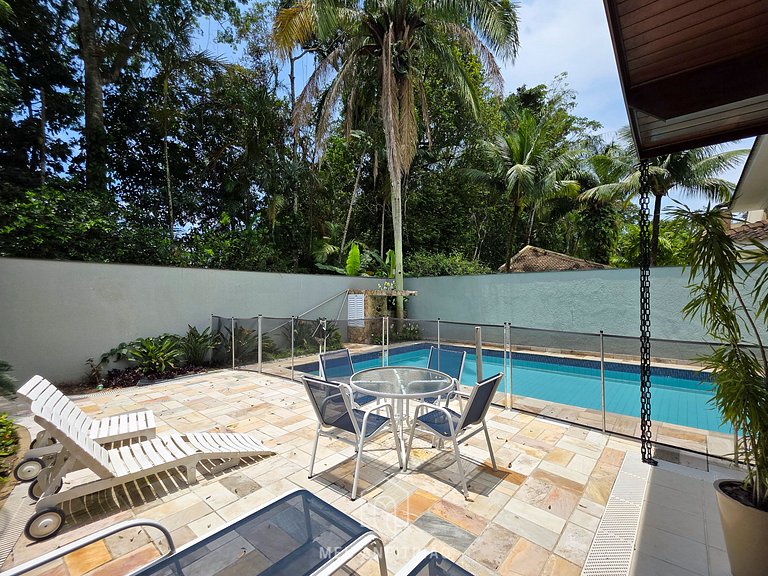 Casa p/ 14, piscina e churrasqueira 10min da praia