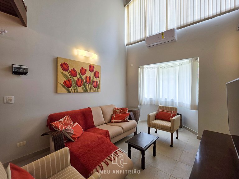 House for 14, pool and barbecue, 10 min from beach