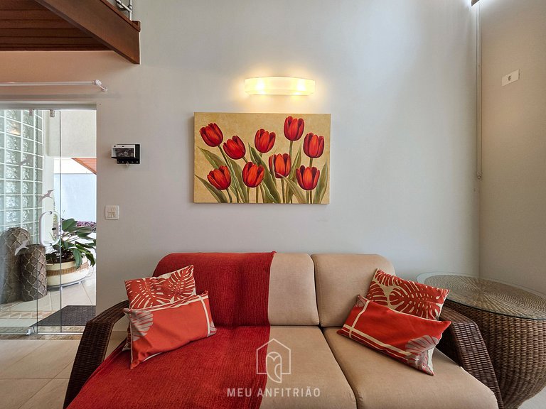 House for 14, pool and barbecue, 10 min from beach