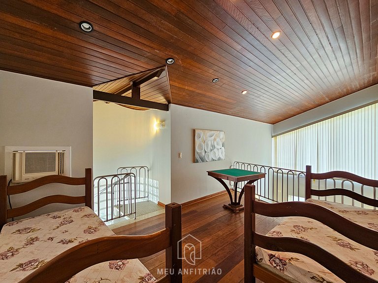 Casa p/ 14, piscina e churrasqueira 10min da praia