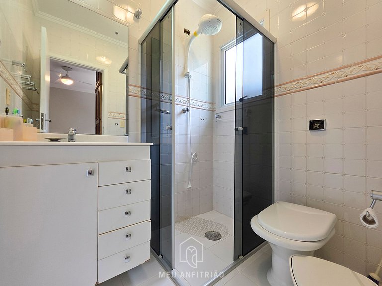 Casa p/ 14, piscina e churrasqueira 10min da praia