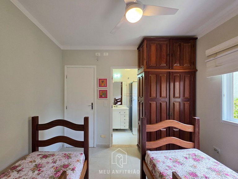 Casa p/ 14, piscina e churrasqueira 10min da praia