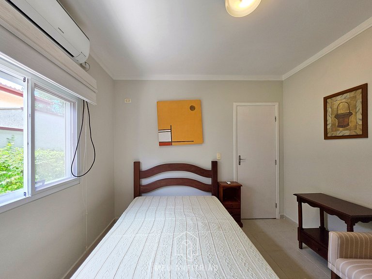 House for 14, pool and barbecue, 10 min from beach