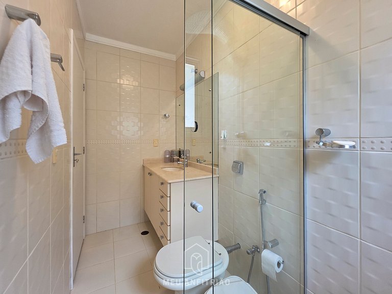 House for 14, pool and barbecue, 10 min from beach