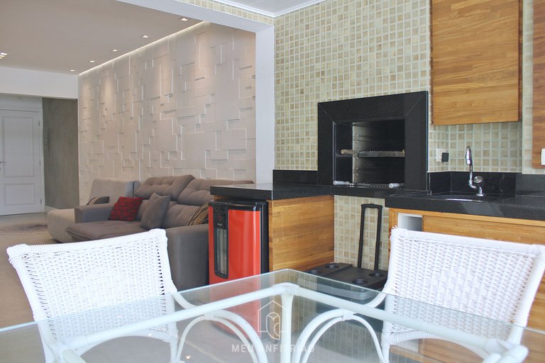 Apt for 8, garage, pool & leisure near the beach