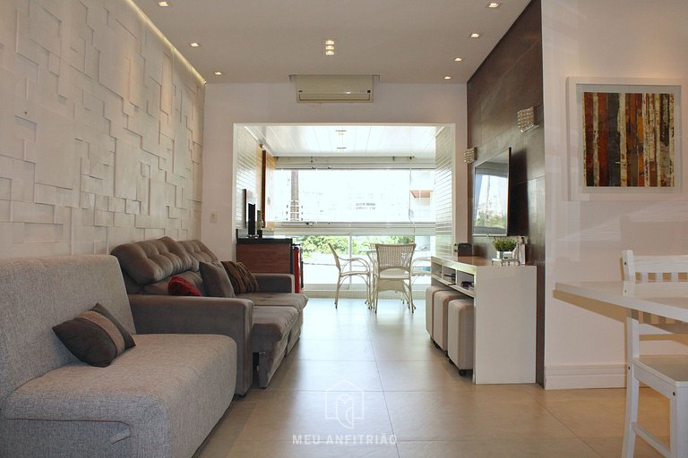 Apto p/8, garagem, piscina e lazer perto da praia