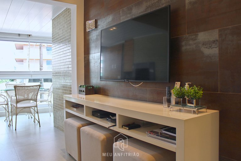 Apt for 8, garage, pool & leisure near the beach