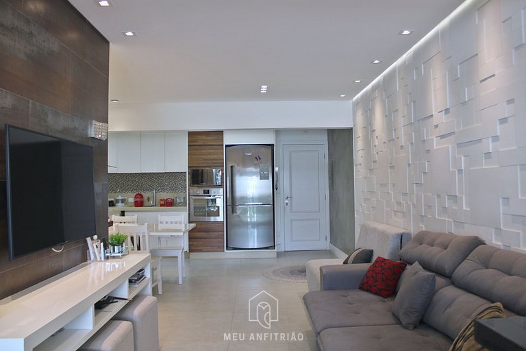 Apt for 8, garage, pool & leisure near the beach