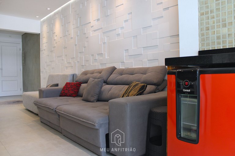 Apt for 8, garage, pool & leisure near the beach