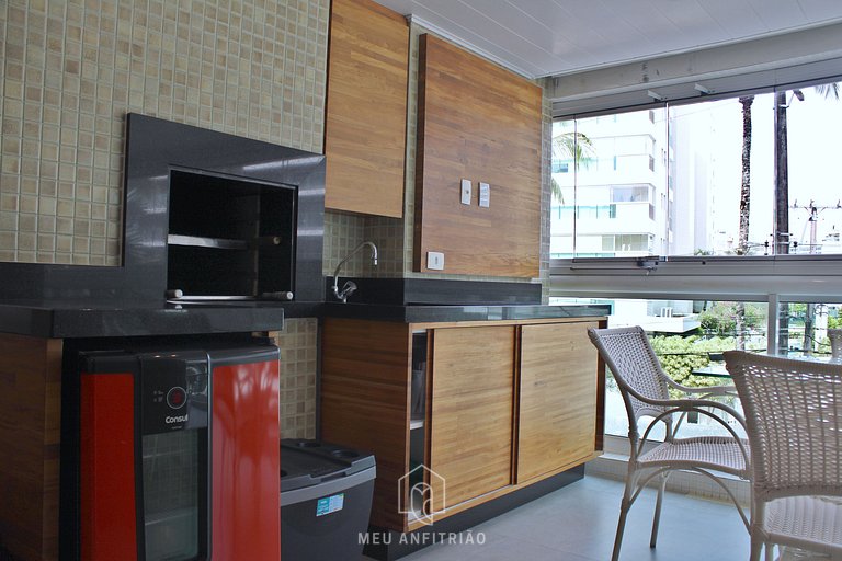 Apt for 8, garage, pool & leisure near the beach