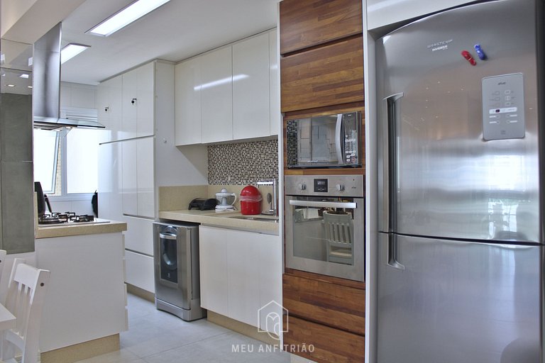 Apt for 8, garage, pool & leisure near the beach