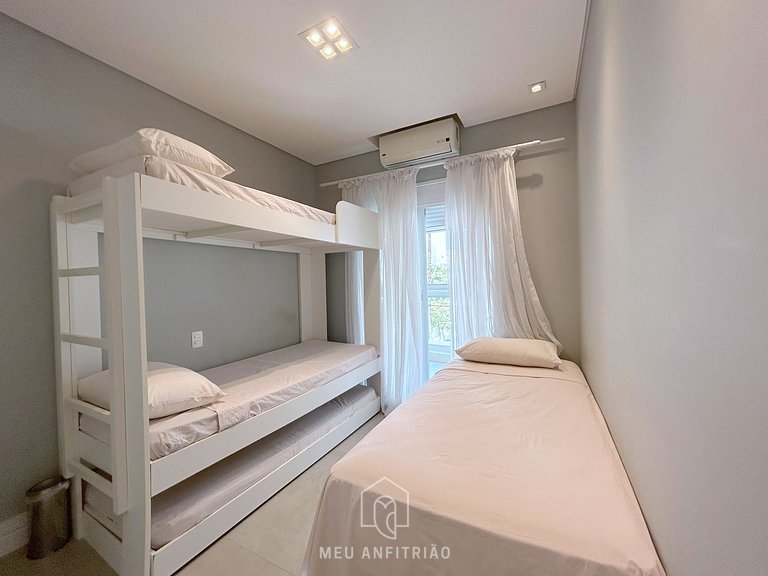 Apto para 8, garaje, piscina y ocio cerca de playa