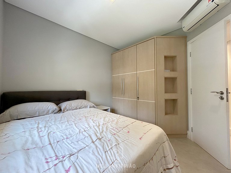 Apto p/8, garagem, piscina e lazer perto da praia