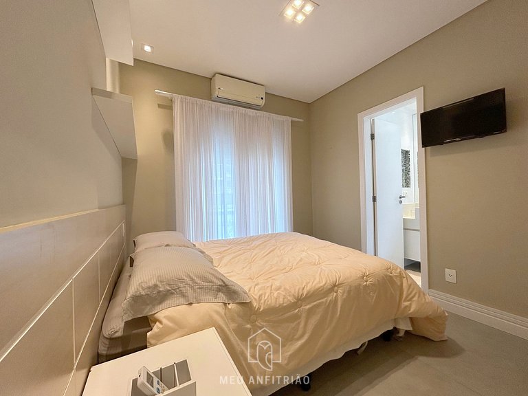 Apt for 8, garage, pool & leisure near the beach