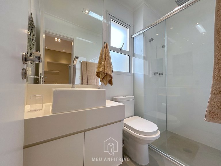 Apartamento em Riviera de São Lourenço — P/8, garagem