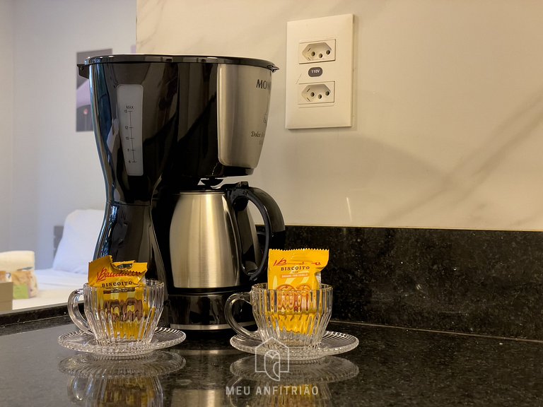 Studio for 2, balcony and leisure near the airport