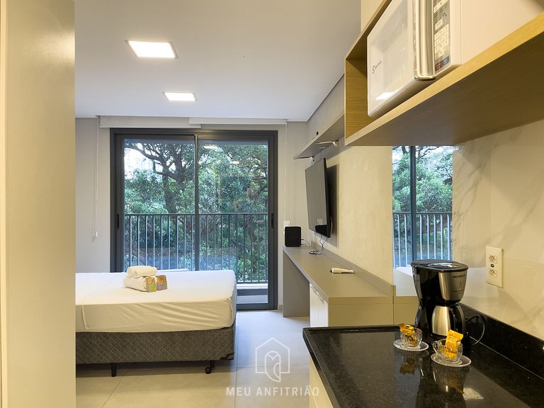 Studio for 2, balcony and leisure near the airport